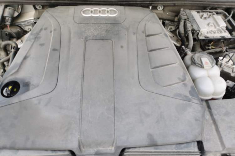 Used Audi Q7 2019 45 TFSI Comfort Model Engine Bay