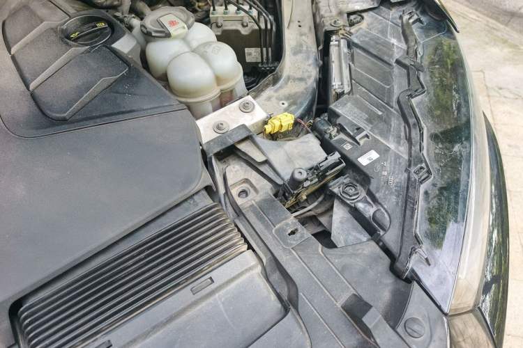 Used Audi Q7 2019 55 TFSI Technology Edition Engine Bay Left
