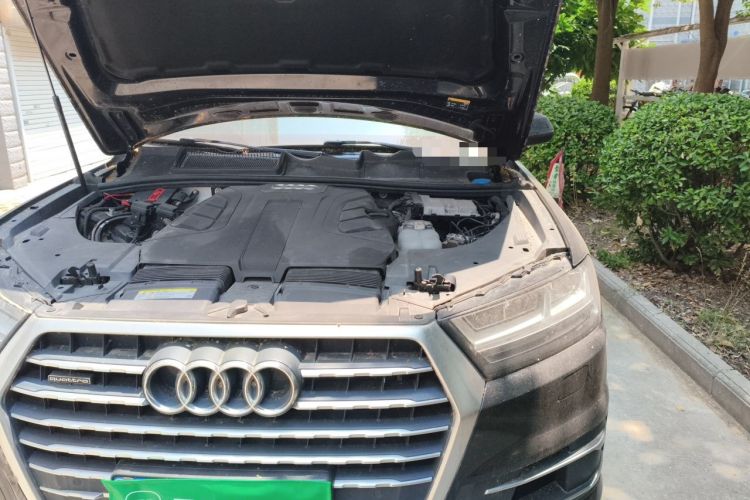 Used Audi Q7 2019 55 TFSI Technology Edition Engine Bay Left