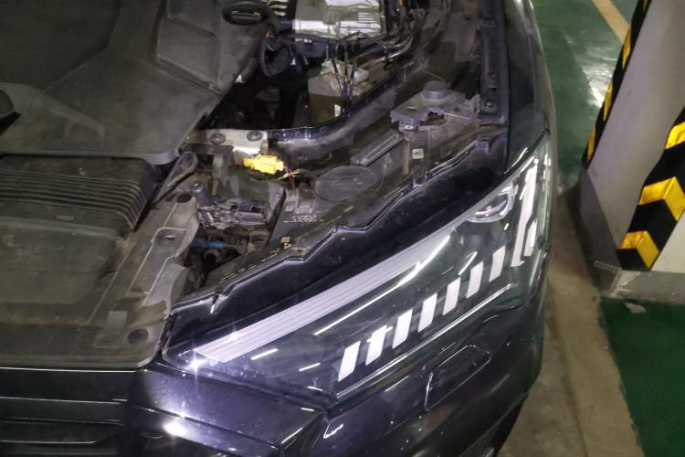 Used Audi Q7 2019 55 TFSI S line Sport Edition Engine Bay Left
