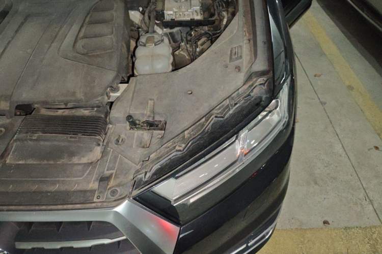 Used Audi Q7 2019 45 TFSI Comfort Model Engine Bay Left