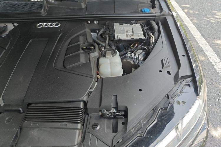 Used Audi Q7 2019 55 TFSI Prestige Edition Engine Bay Left