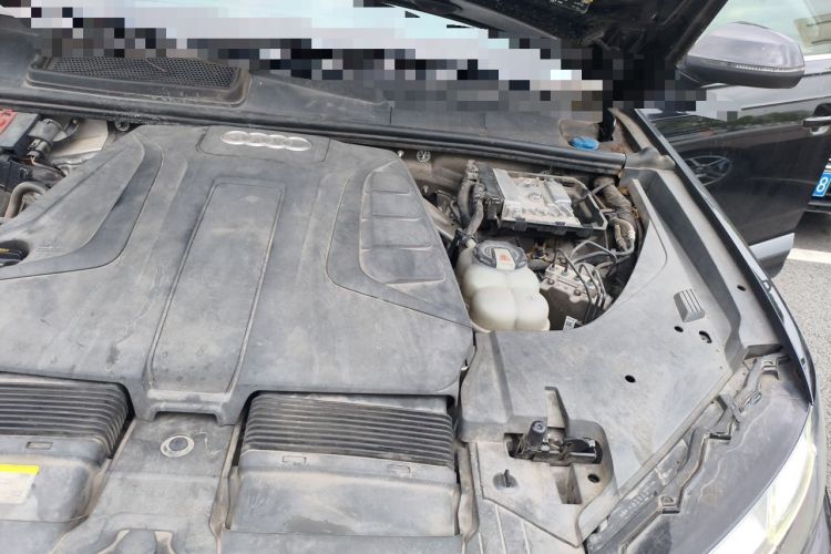 Used Audi Q7 2019 45 TFSI Comfort Model Engine Bay Left