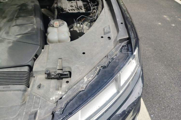 Used Audi Q7 2019 45 TFSI Comfort Model Engine Bay Left
