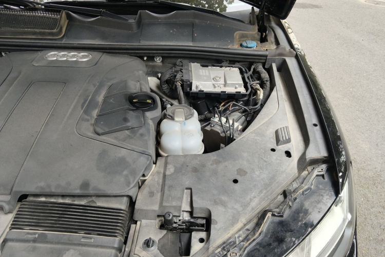 Used Audi Q7 2019 55 TFSI Technology Edition Engine Bay Left