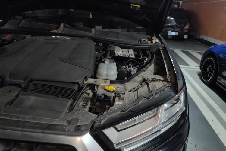 Used Audi Q7 2019 45 TFSI Comfort Model Engine Bay Left