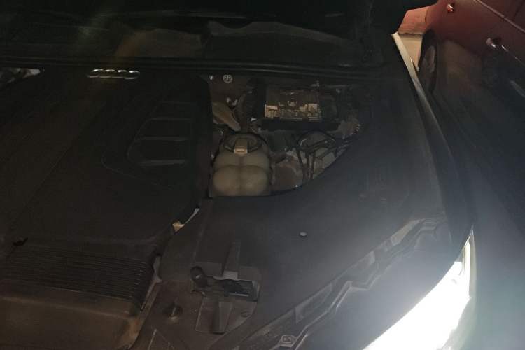 Used Audi Q7 2019 45 TFSI S line Sport Edition Engine Bay Left