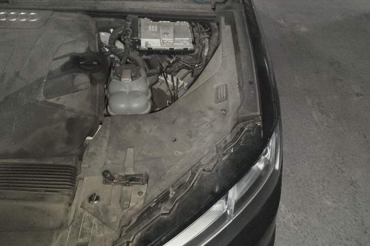 Used Audi Q7 2019 55 TFSI Prestige Edition Engine Bay Left