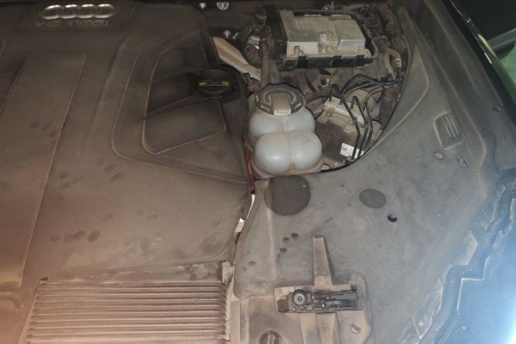 Used Audi Q7 2019 55 TFSI S line Sport Edition Engine Bay Left