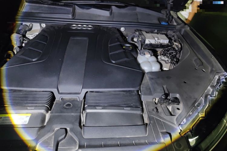 Used Audi Q7 2019 55 TFSI Technology Edition Engine Bay Left