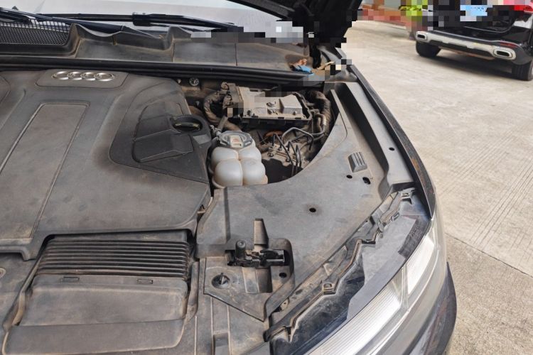 Used Audi Q7 2019 55 TFSI Technology Edition Engine Bay Left