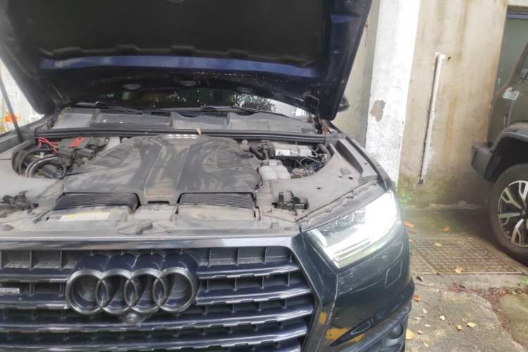 Used Audi Q7 2019 55 TFSI Prestige Edition Engine Bay Left