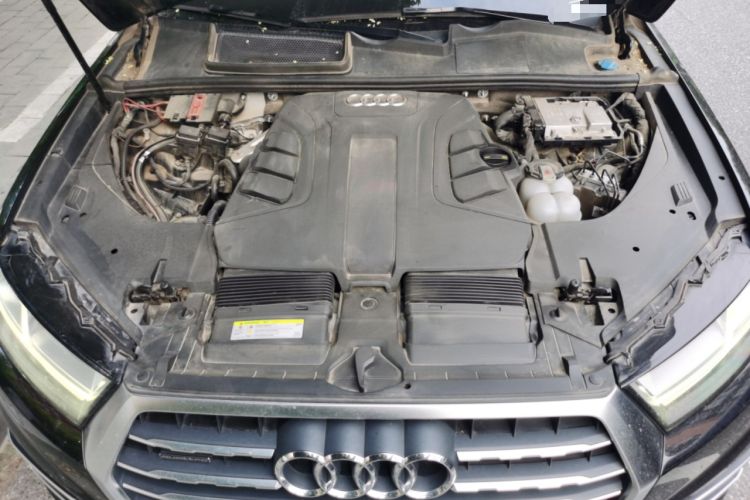 Used Audi Q7 2019 55 TFSI Technology Edition Engine Bay