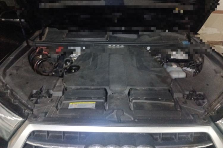 Used Audi Q7 2019 45 TFSI Comfort Model Engine Bay