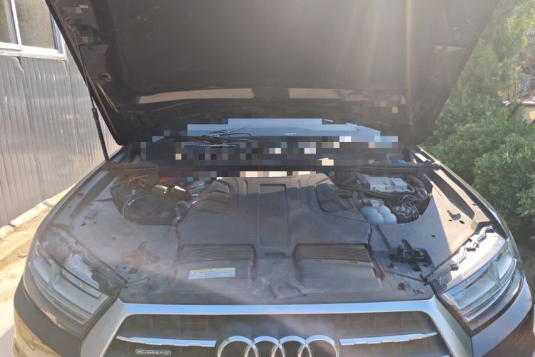 Used Audi Q7 2019 55 TFSI Technology Edition Engine Bay