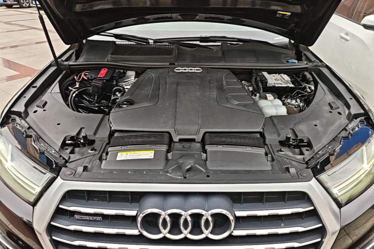 Used Audi Q7 2019 45 TFSI Comfort Model Engine Bay