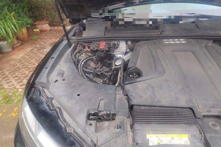 Used Audi Q7 2019 45 TFSI Comfort Model Engine Bay Right