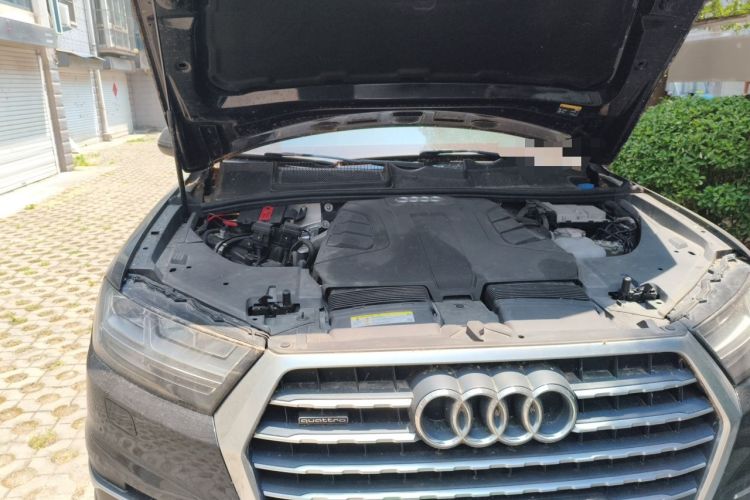 Used Audi Q7 2019 55 TFSI Technology Edition Engine Bay Right
