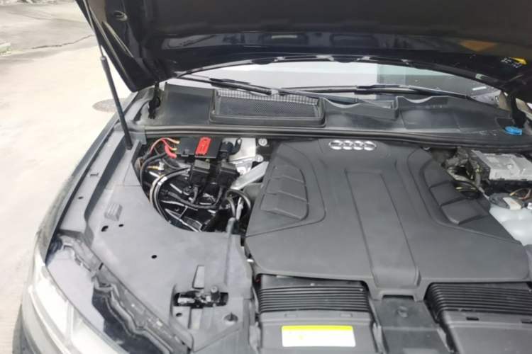 Used Audi Q7 2019 55 TFSI Technology Edition Engine Bay Right