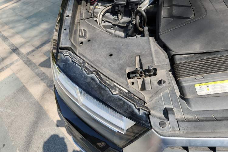 Used Audi Q7 2019 55 TFSI Technology Edition Engine Bay Right