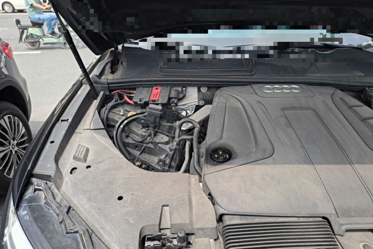 Used Audi Q7 2019 45 TFSI S line Sport Edition Engine Bay Right
