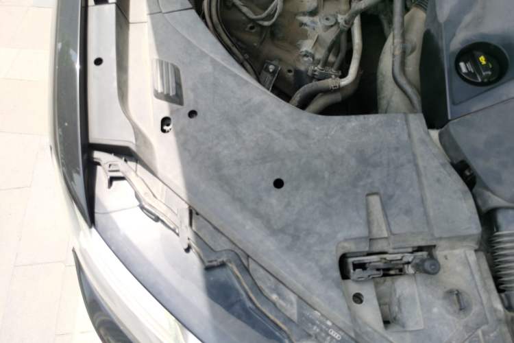 Used Audi Q7 2019 45 TFSI Comfort Model Engine Bay Right