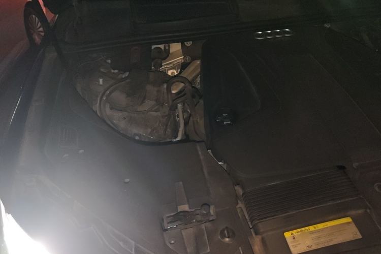 Used Audi Q7 2019 45 TFSI S line Sport Edition Engine Bay Right