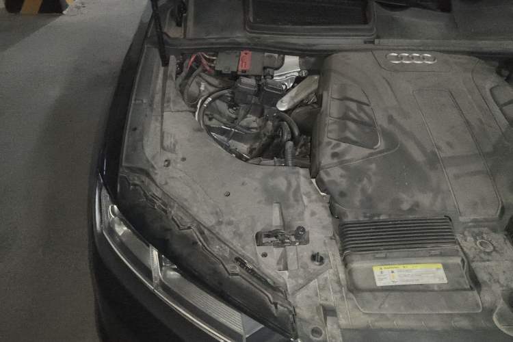 Used Audi Q7 2019 55 TFSI Prestige Edition Engine Bay Right