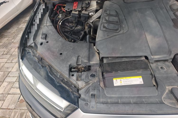 Used Audi Q7 2019 55 TFSI Technology Edition Engine Bay Right