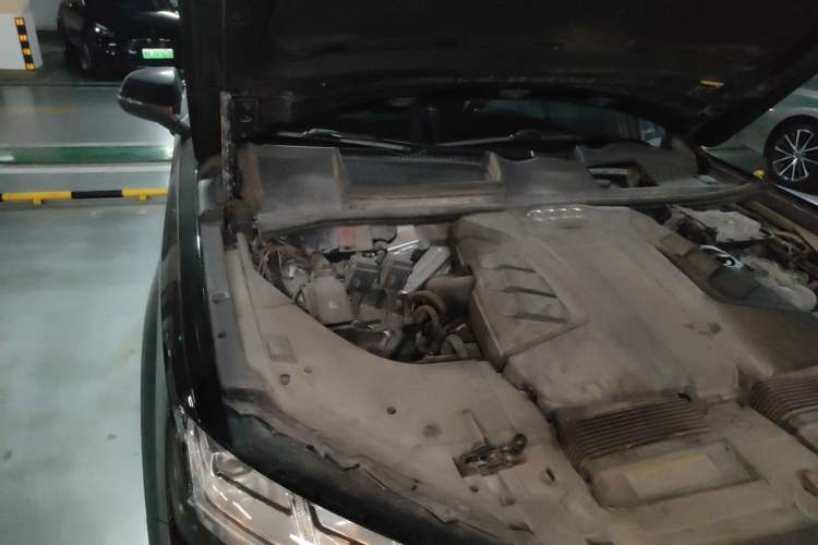 Used Audi Q7 2019 55 TFSI Technology Edition Engine Bay Right