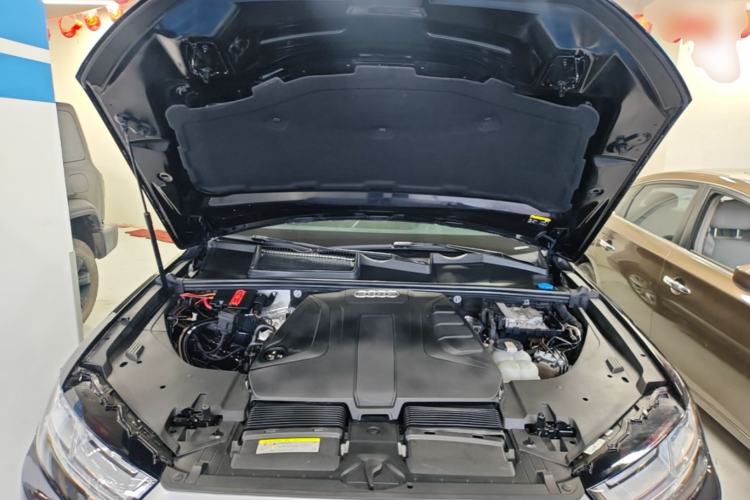 Used Audi Q7 2019 45 TFSI Comfort Model Engine Bay