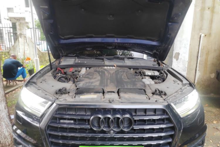 Used Audi Q7 2019 55 TFSI Prestige Edition Engine Bay