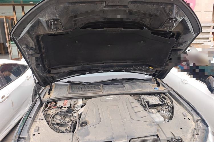 Used Audi Q7 2019 2.0T Standard Model Middle East Engine Bay