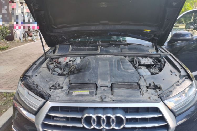 Used Audi Q7 2019 45 TFSI Comfort Model Engine Bay