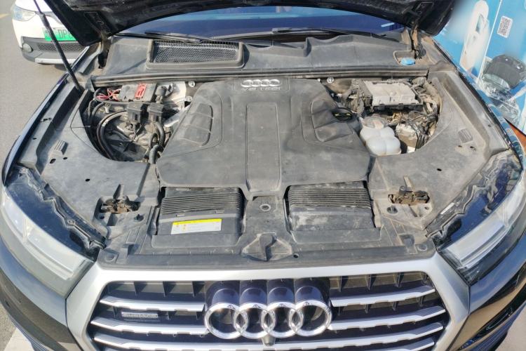 Used Audi Q7 2019 55 TFSI Technology Edition Engine Bay