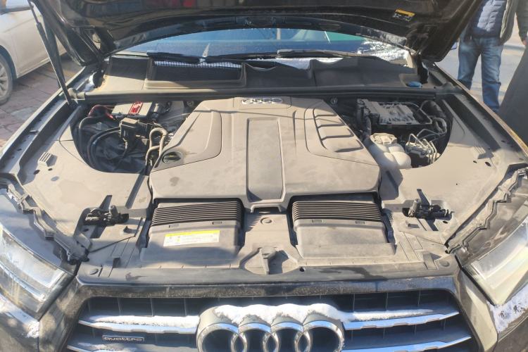 Used Audi Q7 2019 45 TFSI Comfort Model Engine Bay
