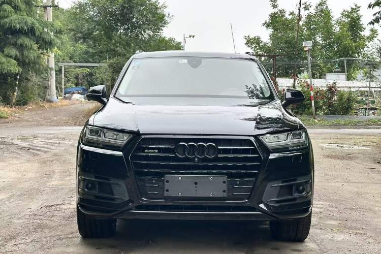 Used Audi Q7 2019 45 TFSI Comfort Model Exterior 1