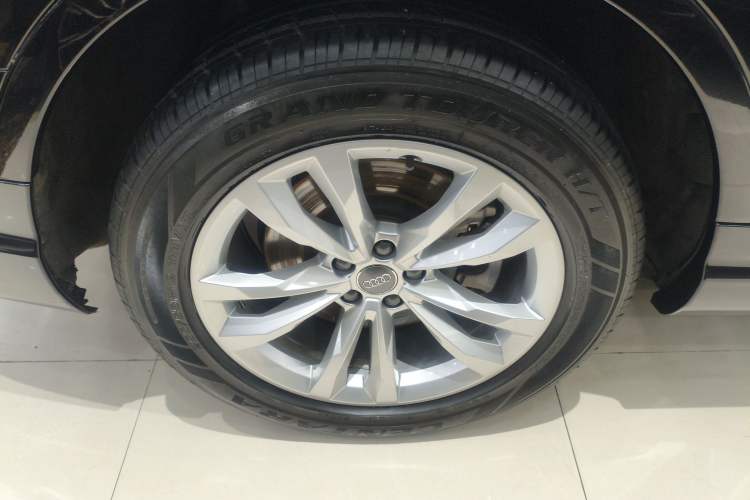 Used Audi Q7 2019 55 TFSI Technology Edition Exterior 2