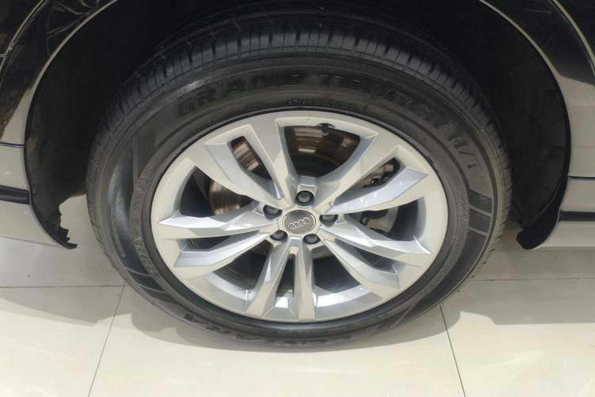 Used Audi Q7 2019 55 TFSI Technology Edition Exterior 2