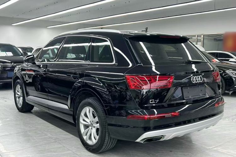 Used Audi Q7 2019 45 TFSI Comfort Model Exterior 2
