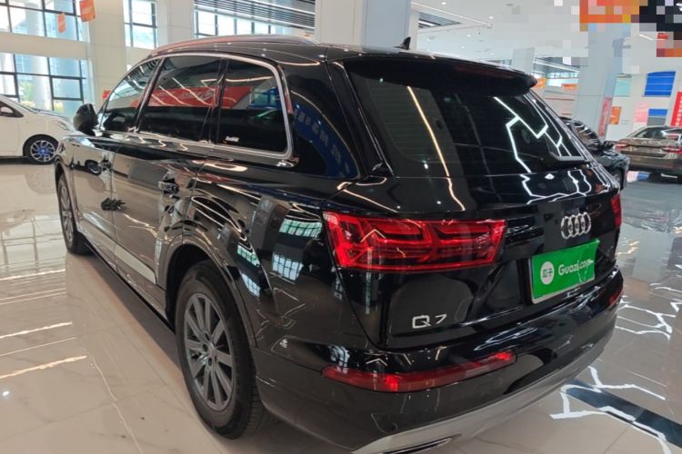Used Audi Q7 2019 2.0T Standard Model Middle East Exterior 2