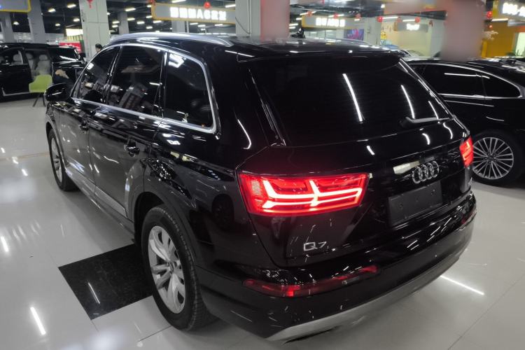 Used Audi Q7 2019 55 TFSI Technology Edition Exterior 2