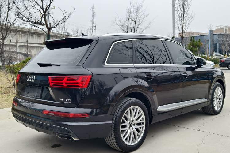 Used Audi Q7 2019 55 TFSI S line Sport Edition Exterior 3
