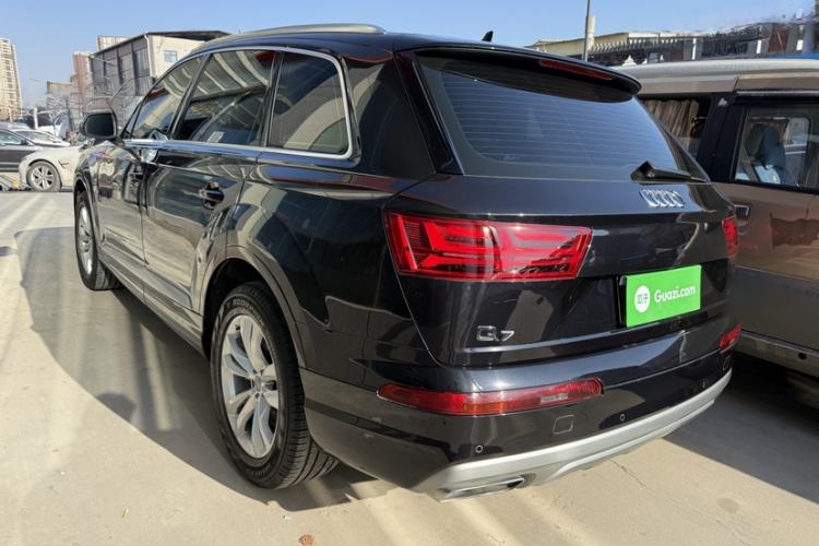 Used Audi Q7 2019 55 TFSI Technology Edition Exterior 3