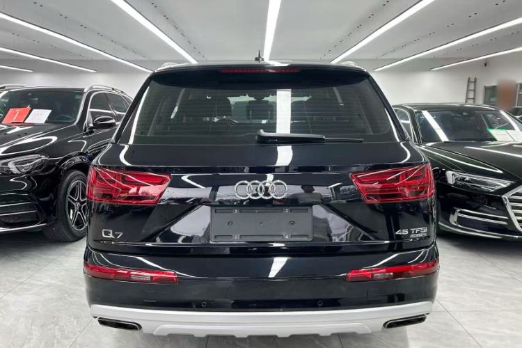 Used Audi Q7 2019 45 TFSI Comfort Model Exterior 3