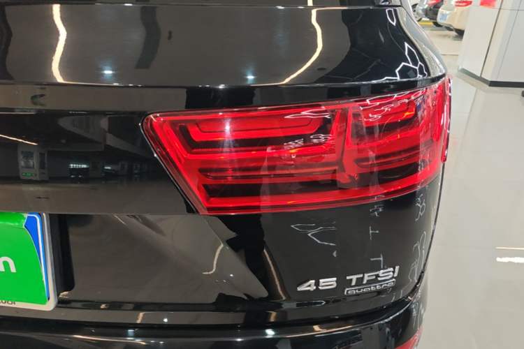 Used Audi Q7 2019 2.0T Standard Model Middle East Exterior 3