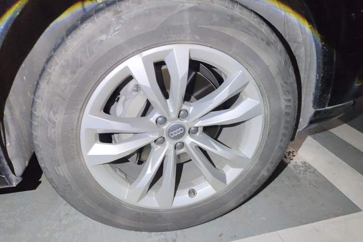 Used Audi Q7 2019 45 TFSI Comfort Model Exterior 4