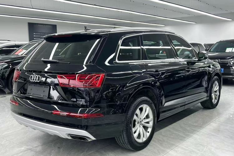 Used Audi Q7 2019 45 TFSI Comfort Model Exterior 4