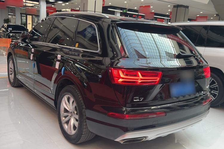 Used Audi Q7 2019 45 TFSI Comfort Model Exterior 5