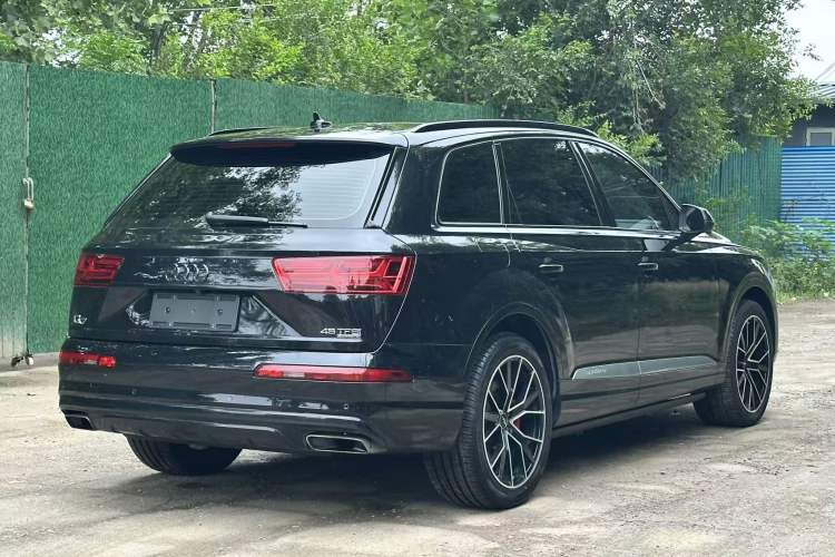Used Audi Q7 2019 45 TFSI Comfort Model Exterior 5